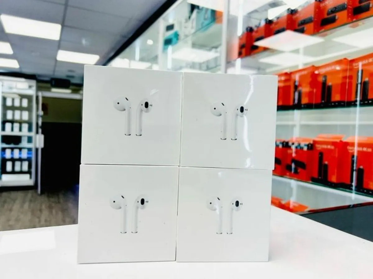 AirPods 2 AirPods 2nd gen