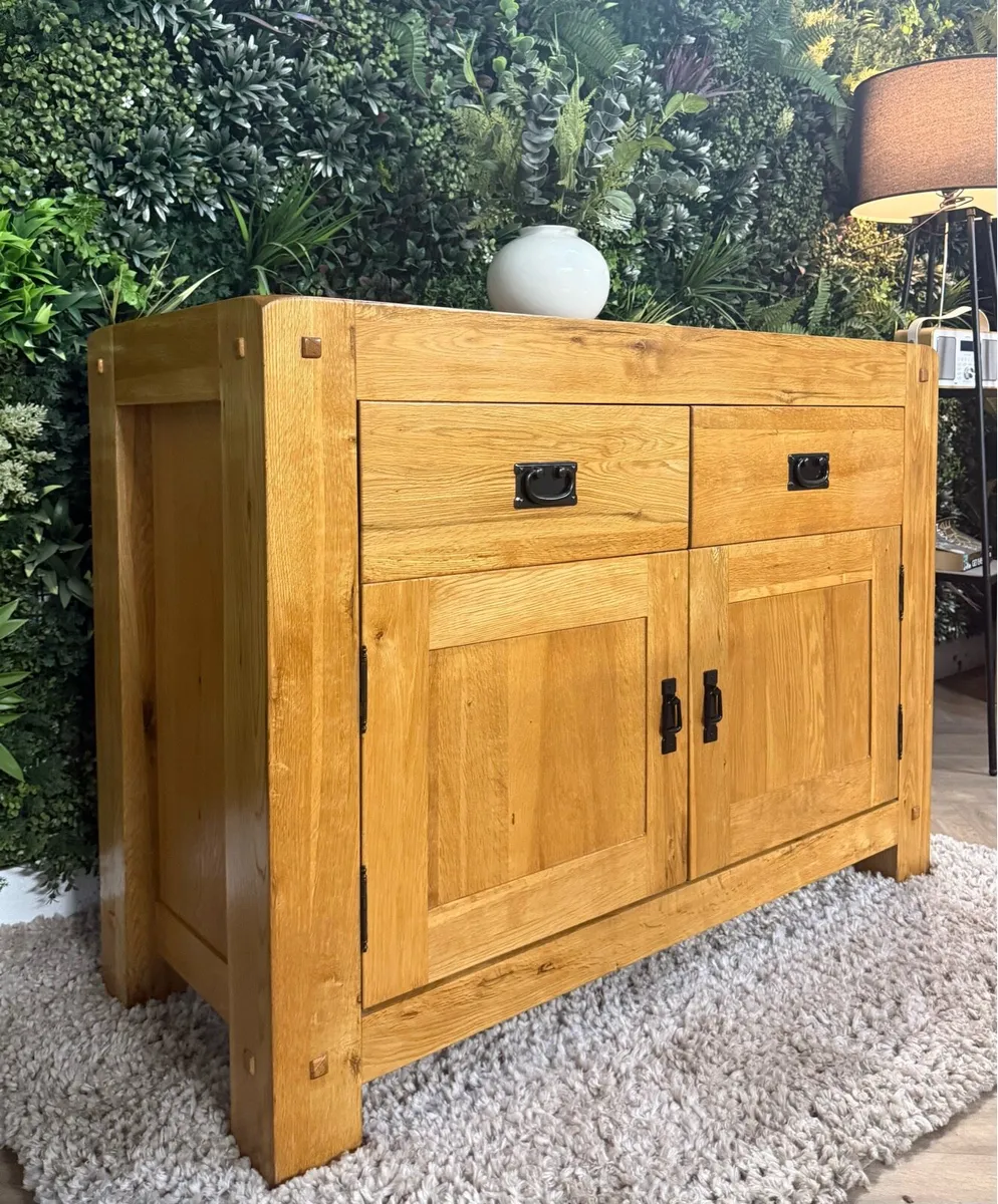 Solid oak sideboard - Image 1