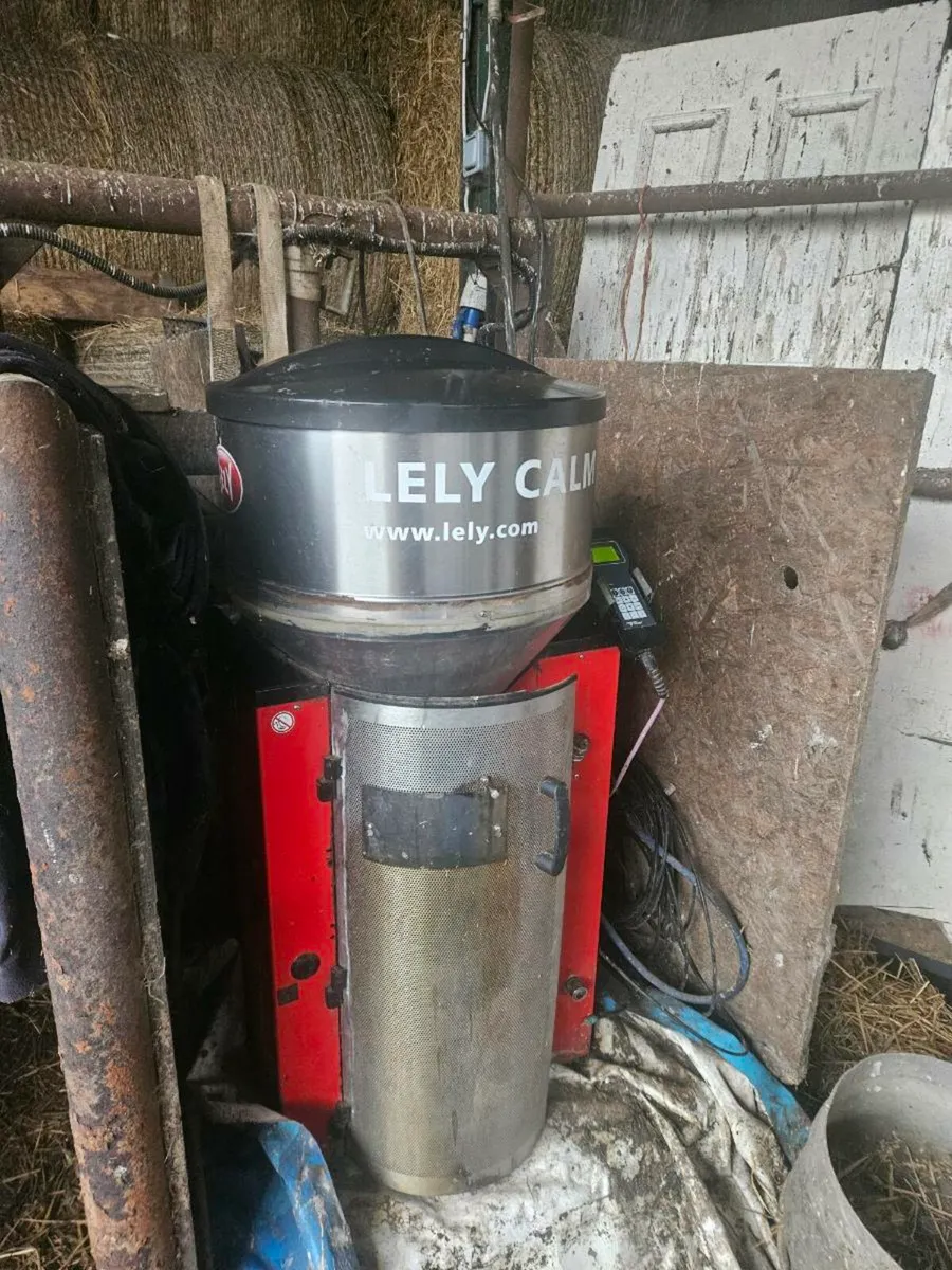 Lely automatic calf feeder - Image 1