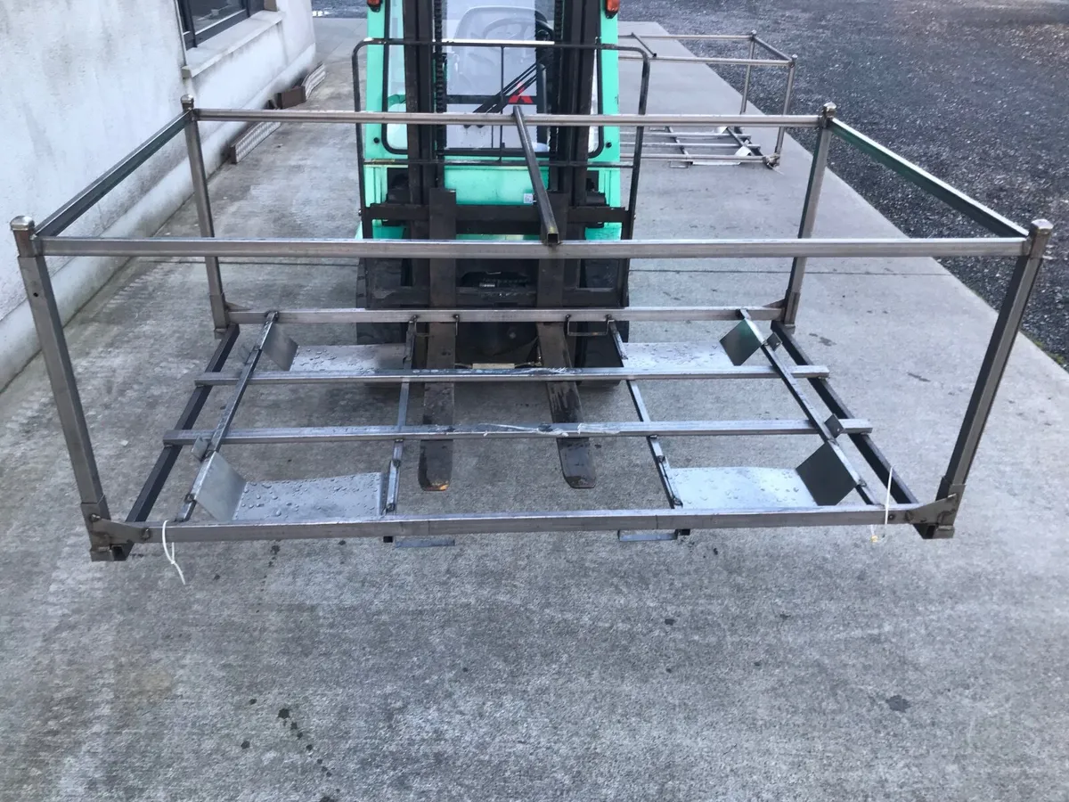 STRONG STEEL CAGES €50 EACH - Image 3