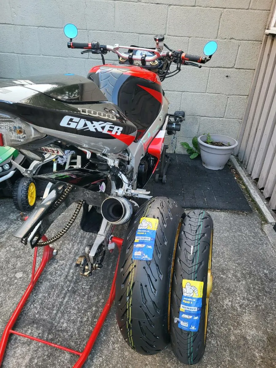 Fixing/Maintaining/painting motorbikes. - Image 1