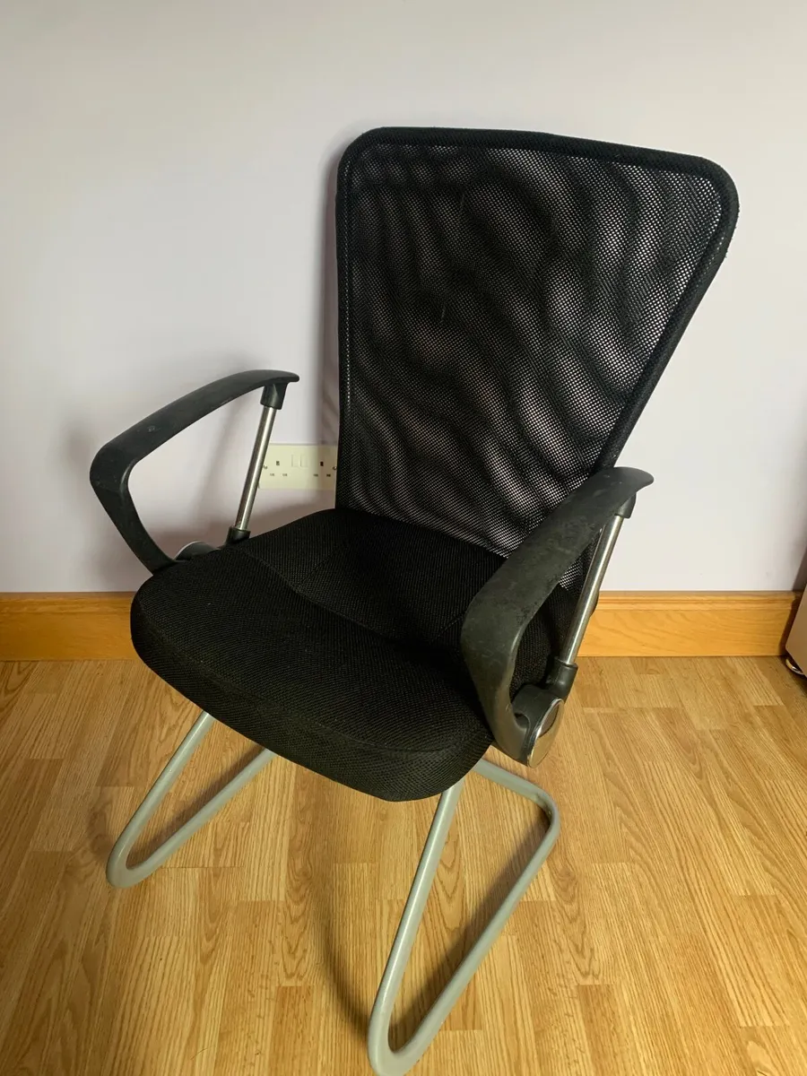 Office chair - Image 1