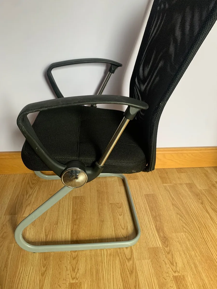 Office chair - Image 2