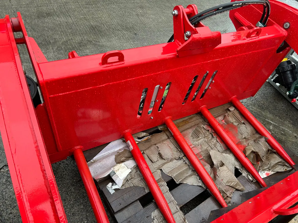 New InterTech Bale Shear - Image 2