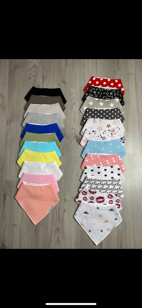 970 baby bibs - Image 1