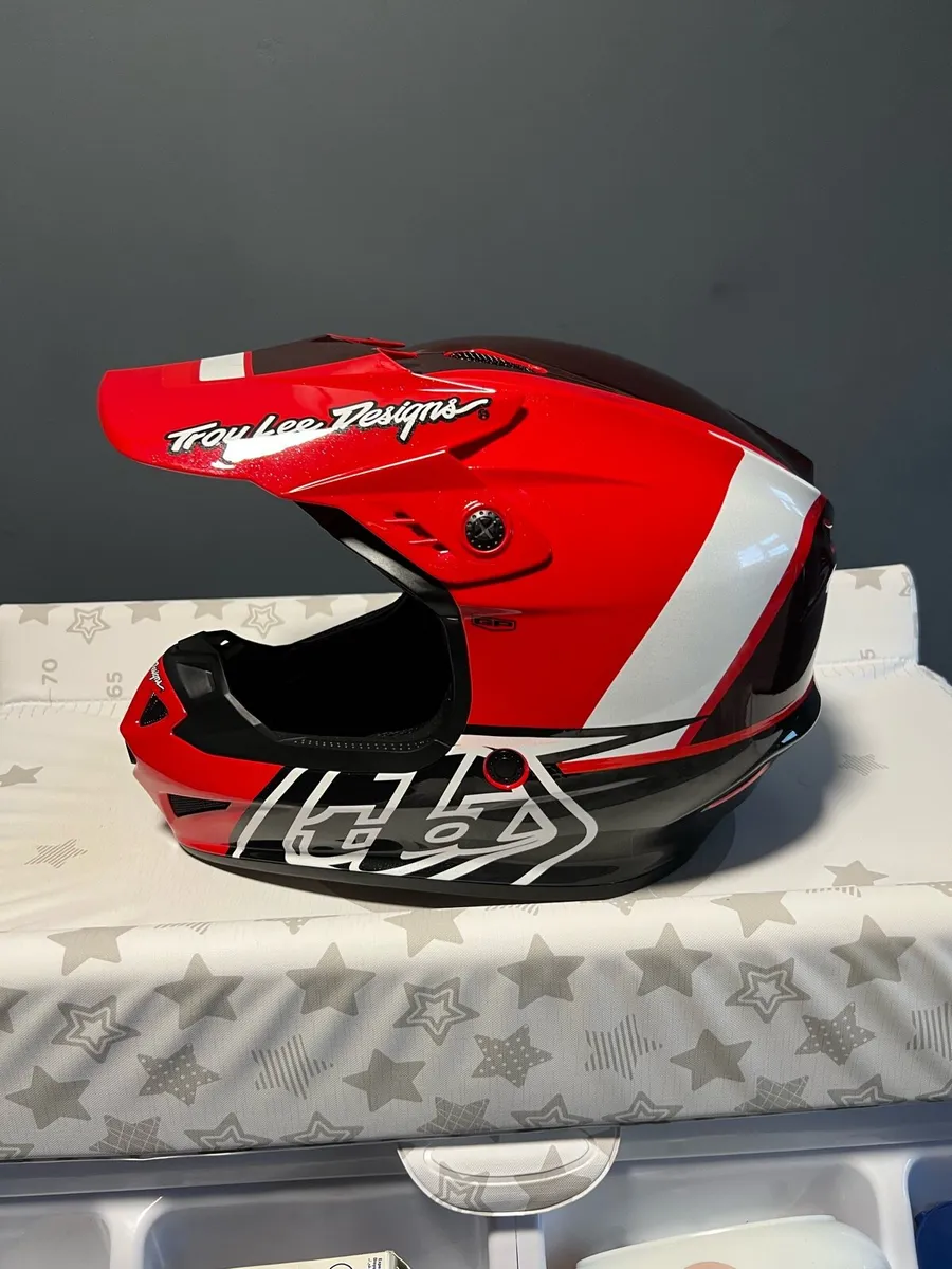 Troy Lee Design Motocross Helmet - Image 3