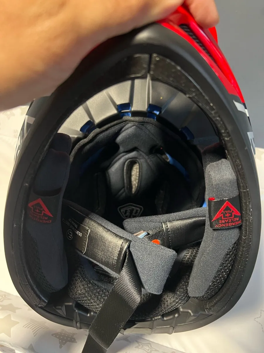 Troy Lee Design Motocross Helmet - Image 4