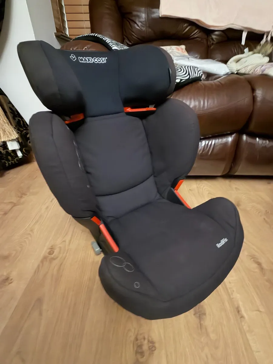 Car seat - Image 1