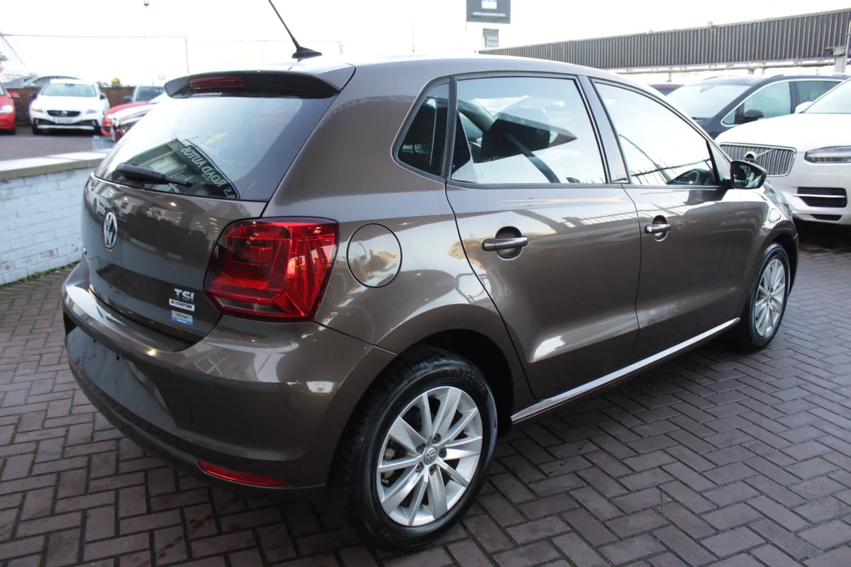 1.2TSI HATCH 5DR AUTOMATIC - Image 4