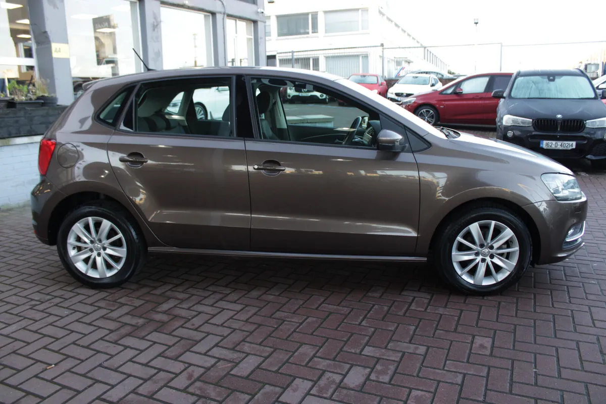 1.2TSI HATCH 5DR AUTOMATIC - Image 3