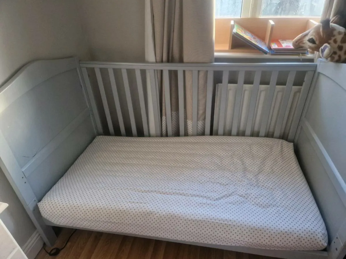 Cot bed