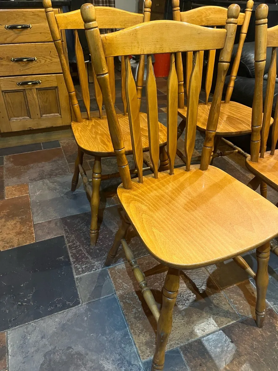 Table And 4 chairs - Image 3