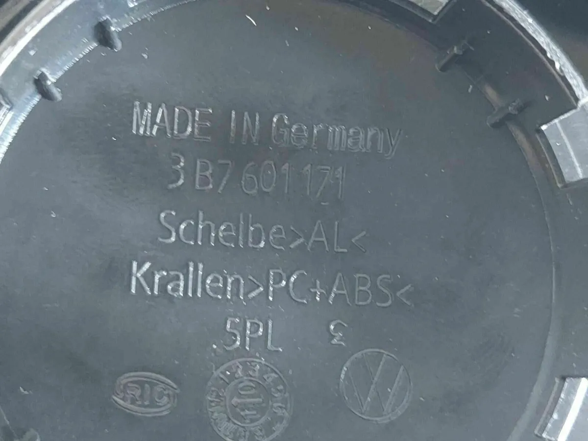 VW Centre Caps - FREE POST - Image 3
