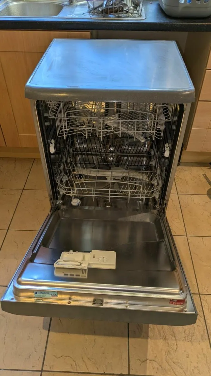 Dishwasher - Image 1