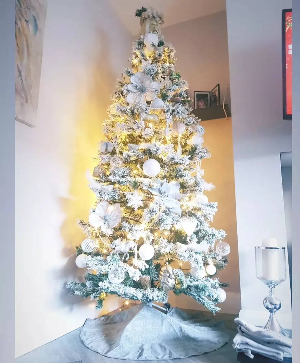 Christmas tree - Image 1