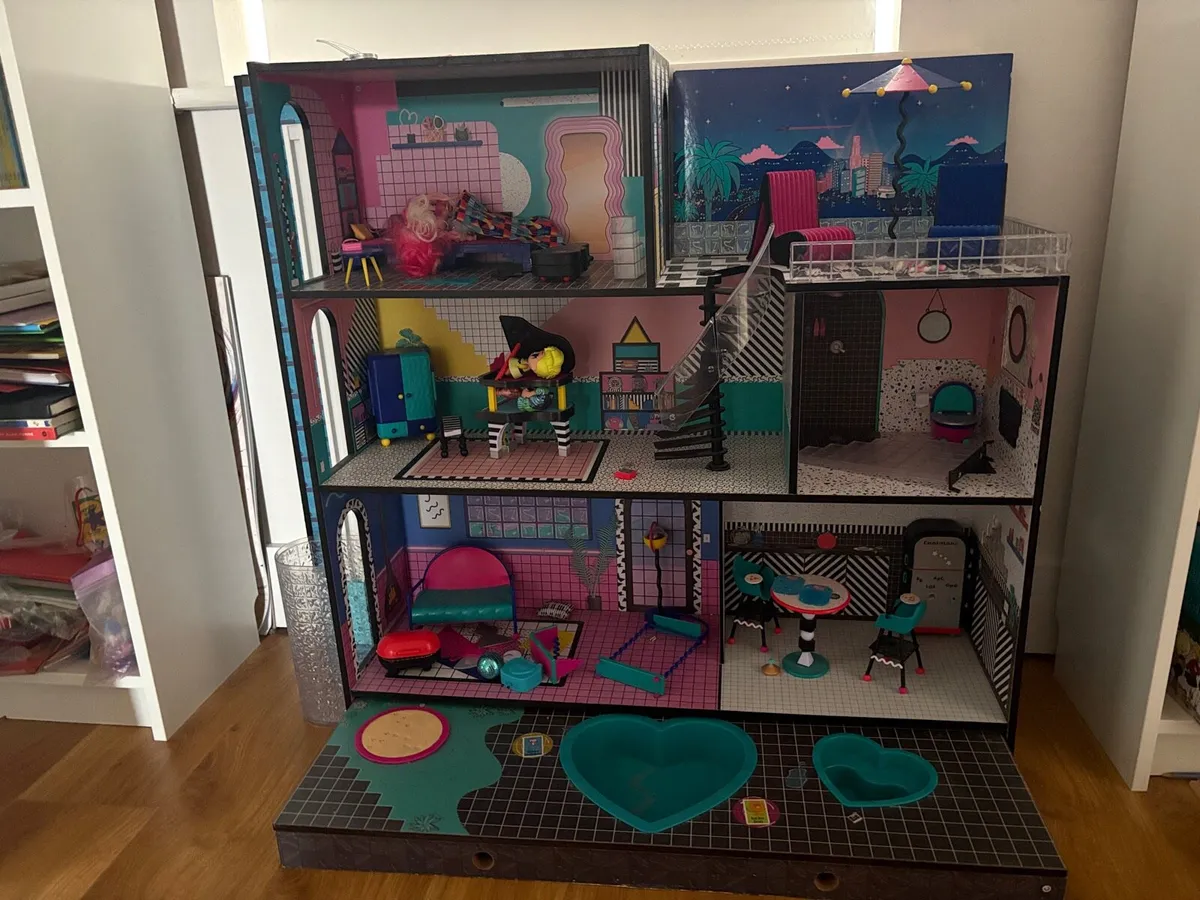 LOL Surprise dolls house - Image 1