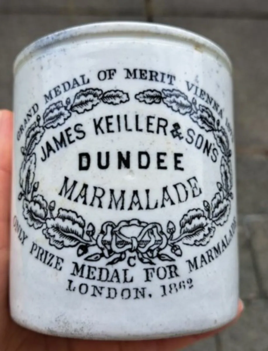VINTAGE JAMES KEILLER & SONS  DUNDEE JAR..