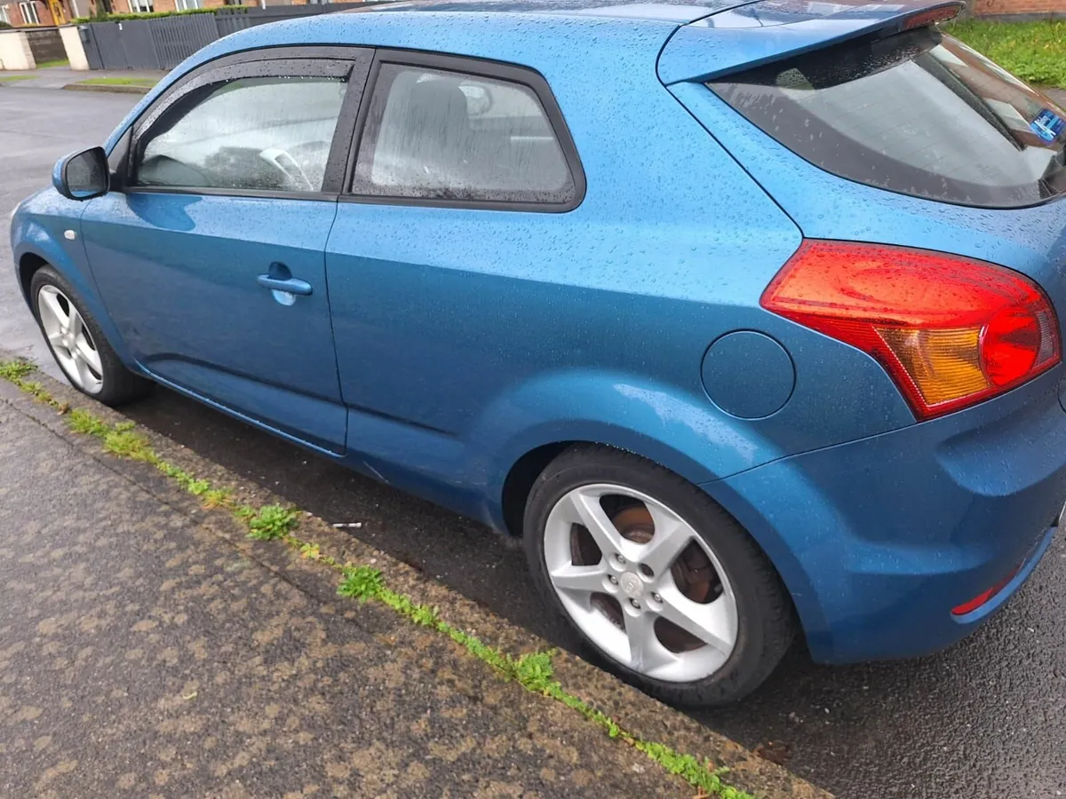 Kia Ceed 2010 - Image 4