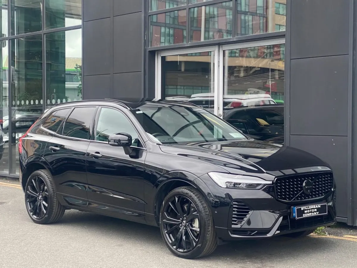 Volvo XC60 Black Edition T6 Plus Dark Recharge AWD - Image 3