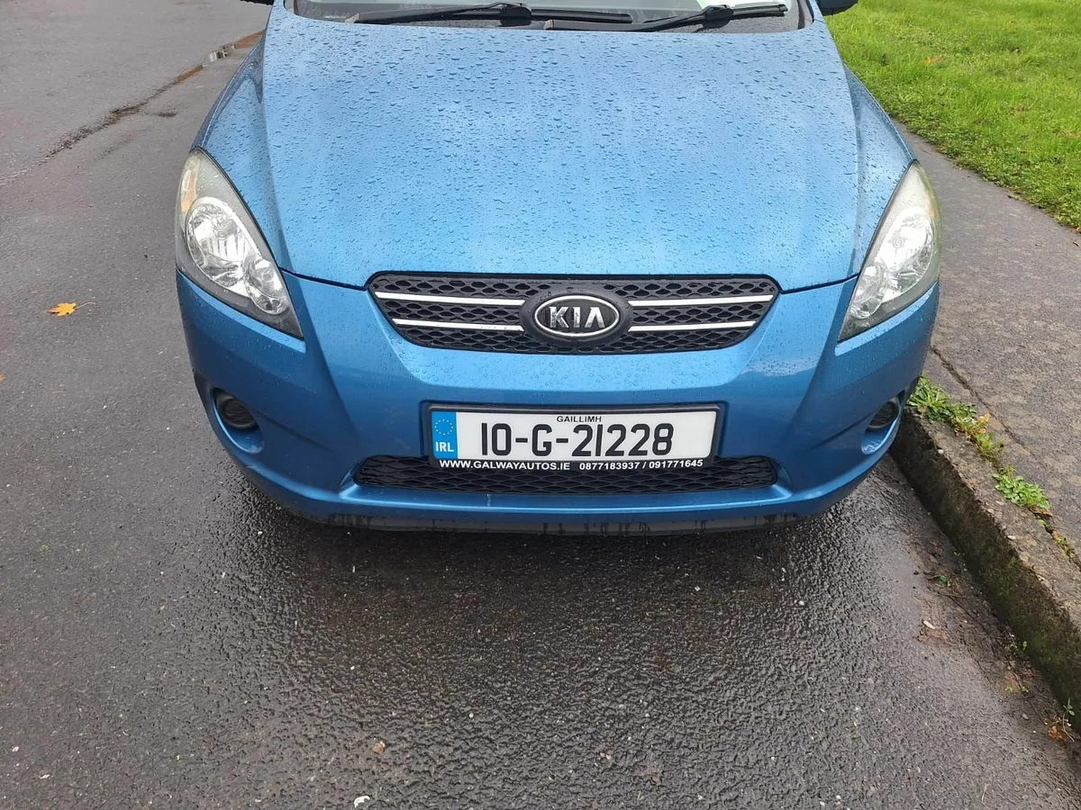 Kia Ceed 2010 - Image 2