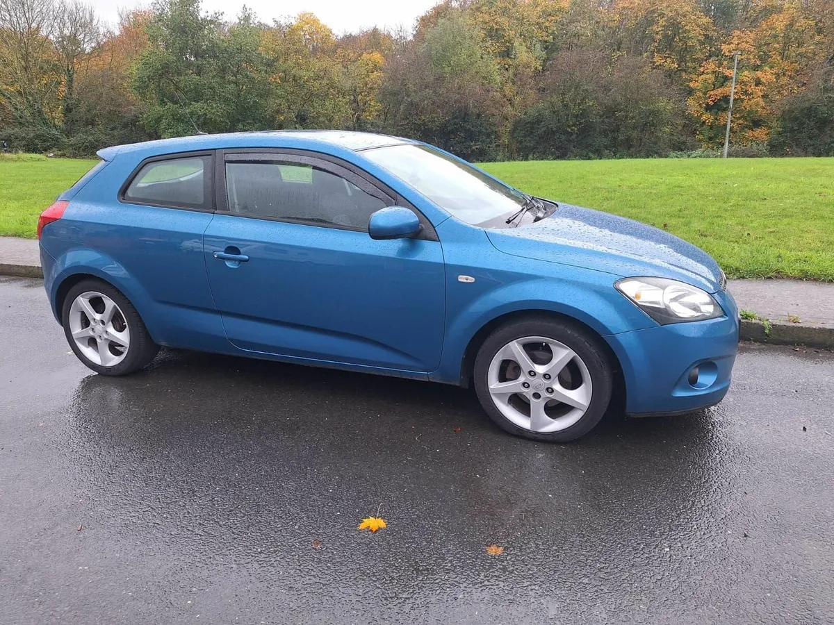 Kia Ceed 2010 - Image 1
