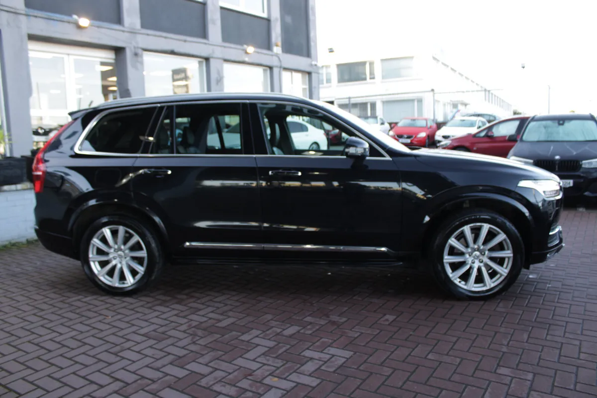 2.0 D5 INSCRIPTION EDITION AWD 5DR 7SEATER AUTO // - Image 3