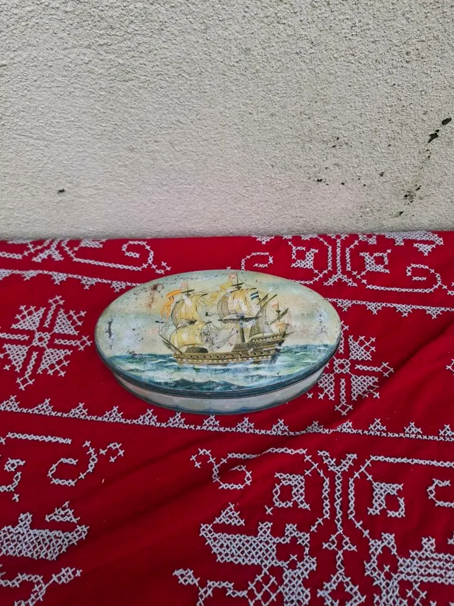 Ship metal tin box - Image 1