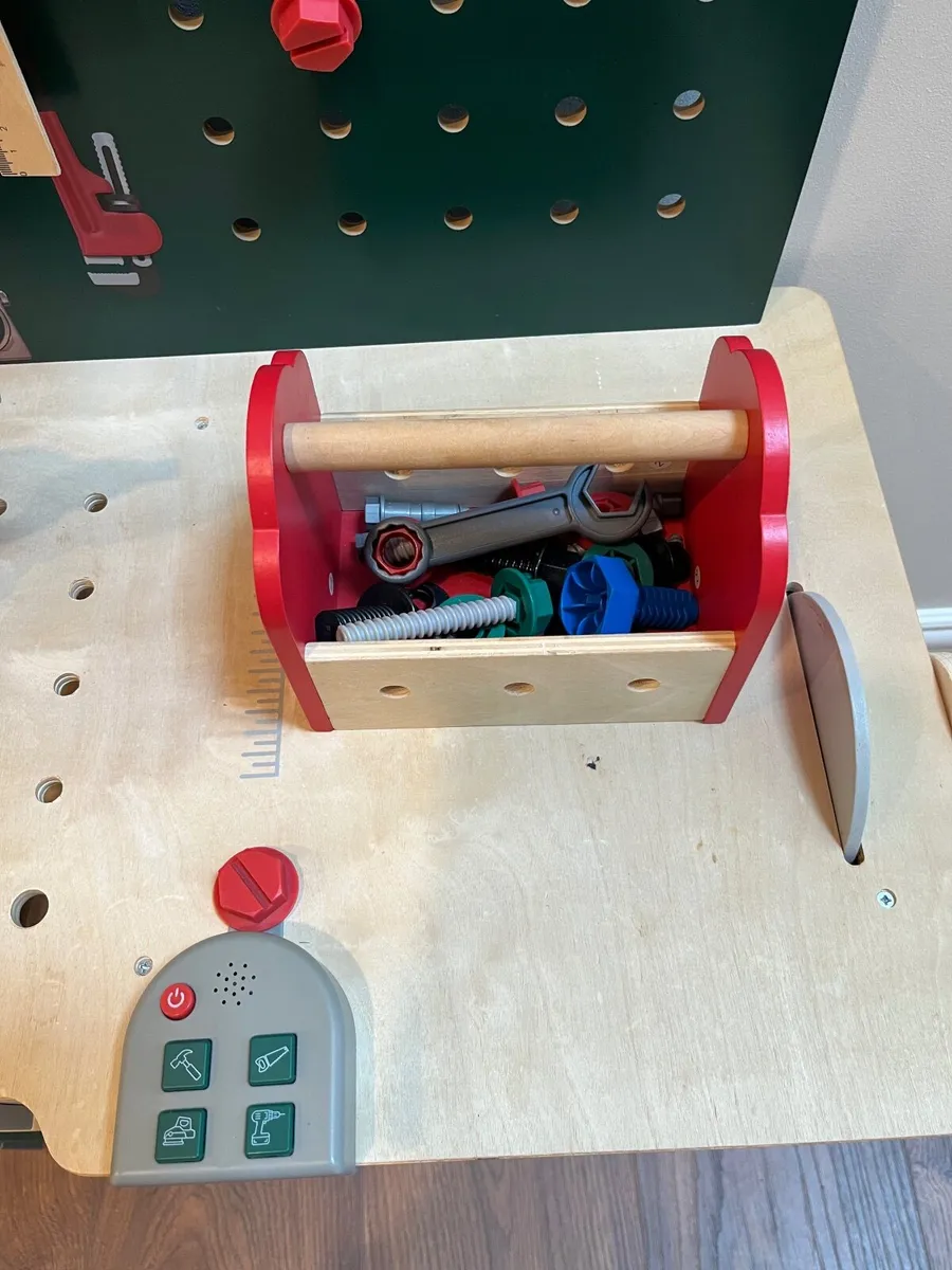 Wooden toy workbench - Image 1