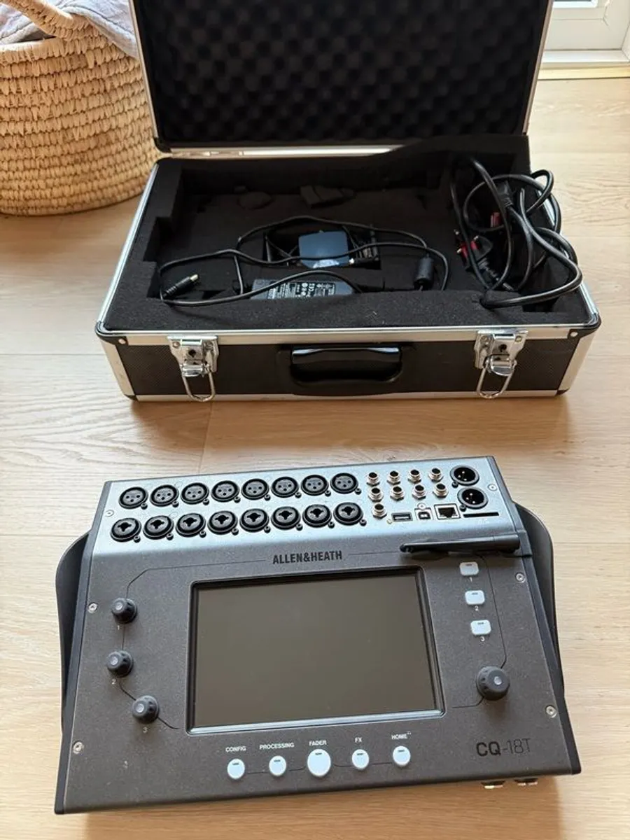 digital mixer Allen&Heath QT18 - Image 2