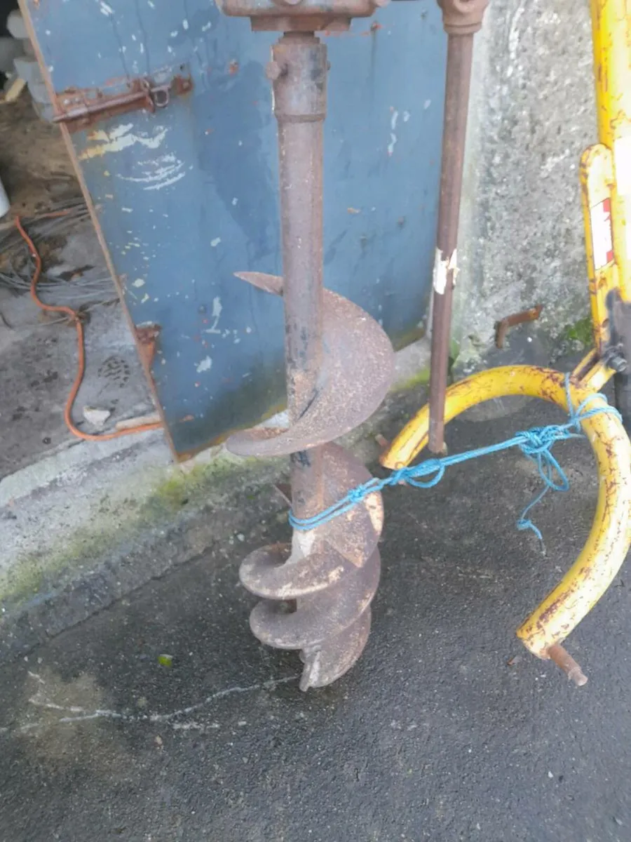 Post hole borer - Image 2