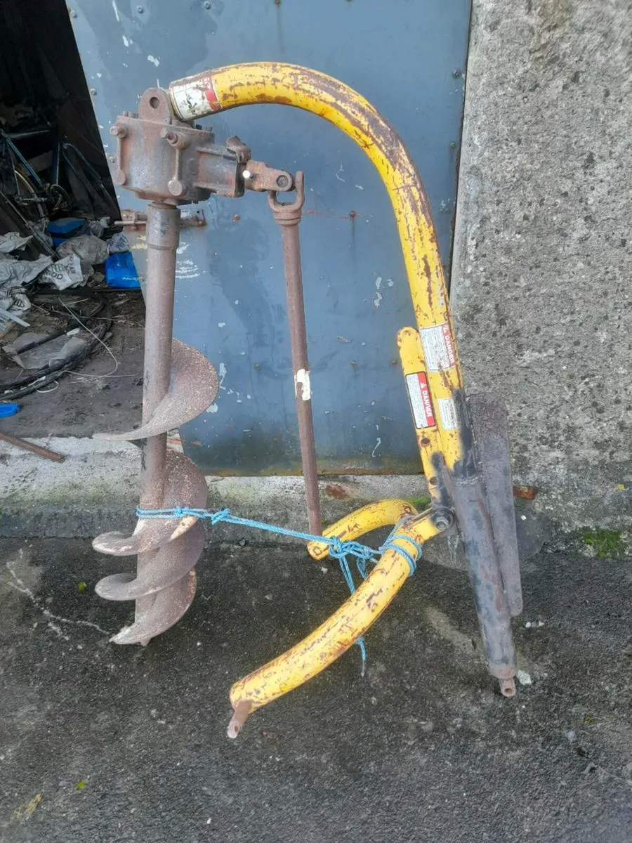 Post hole borer - Image 1
