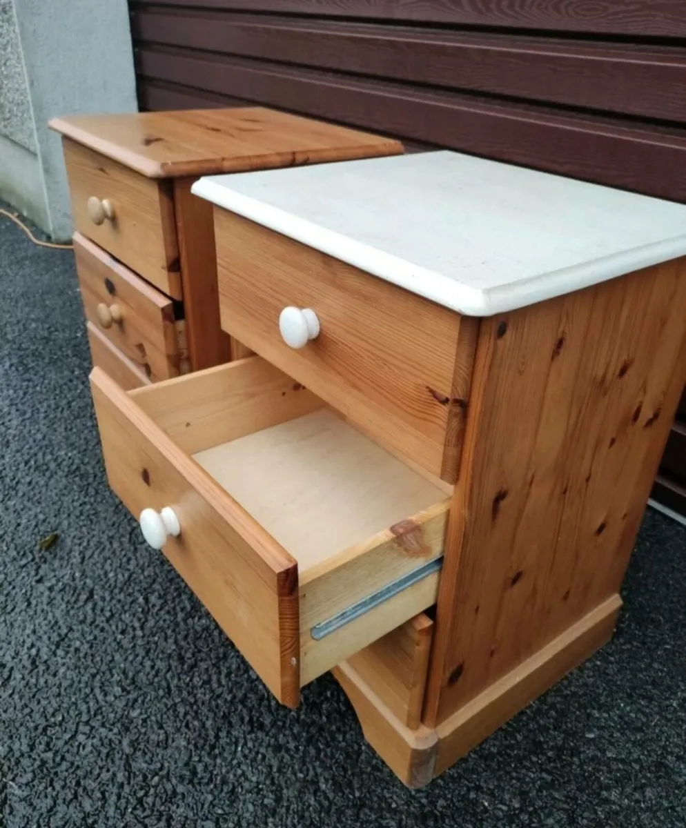 2 X pine bed side lockers - Image 2
