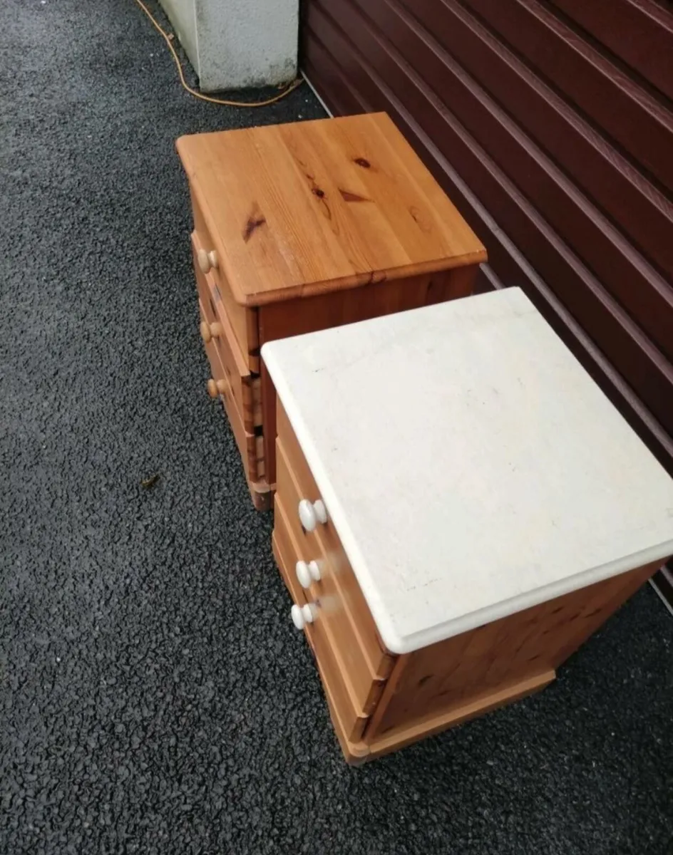 2 X pine bed side lockers - Image 3
