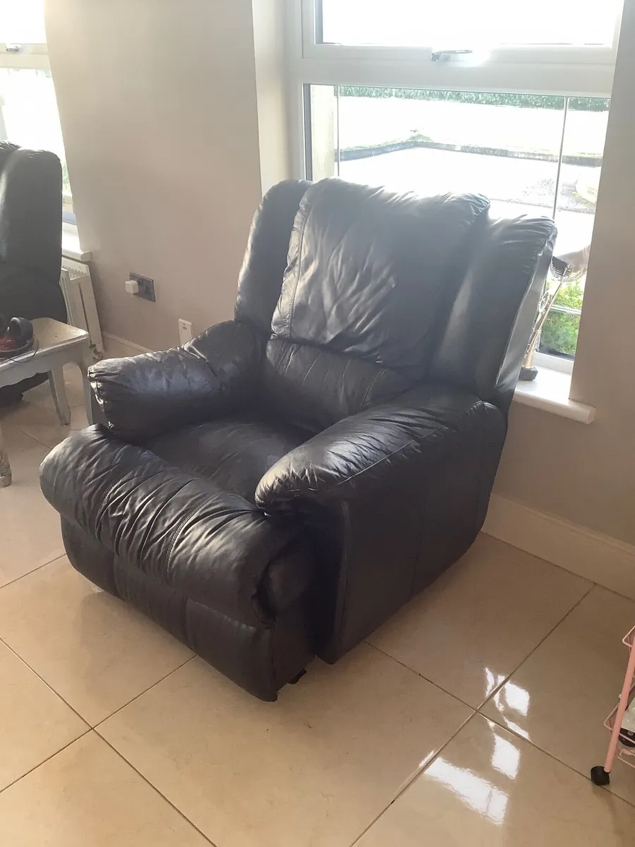 Couch and chair - Image 3