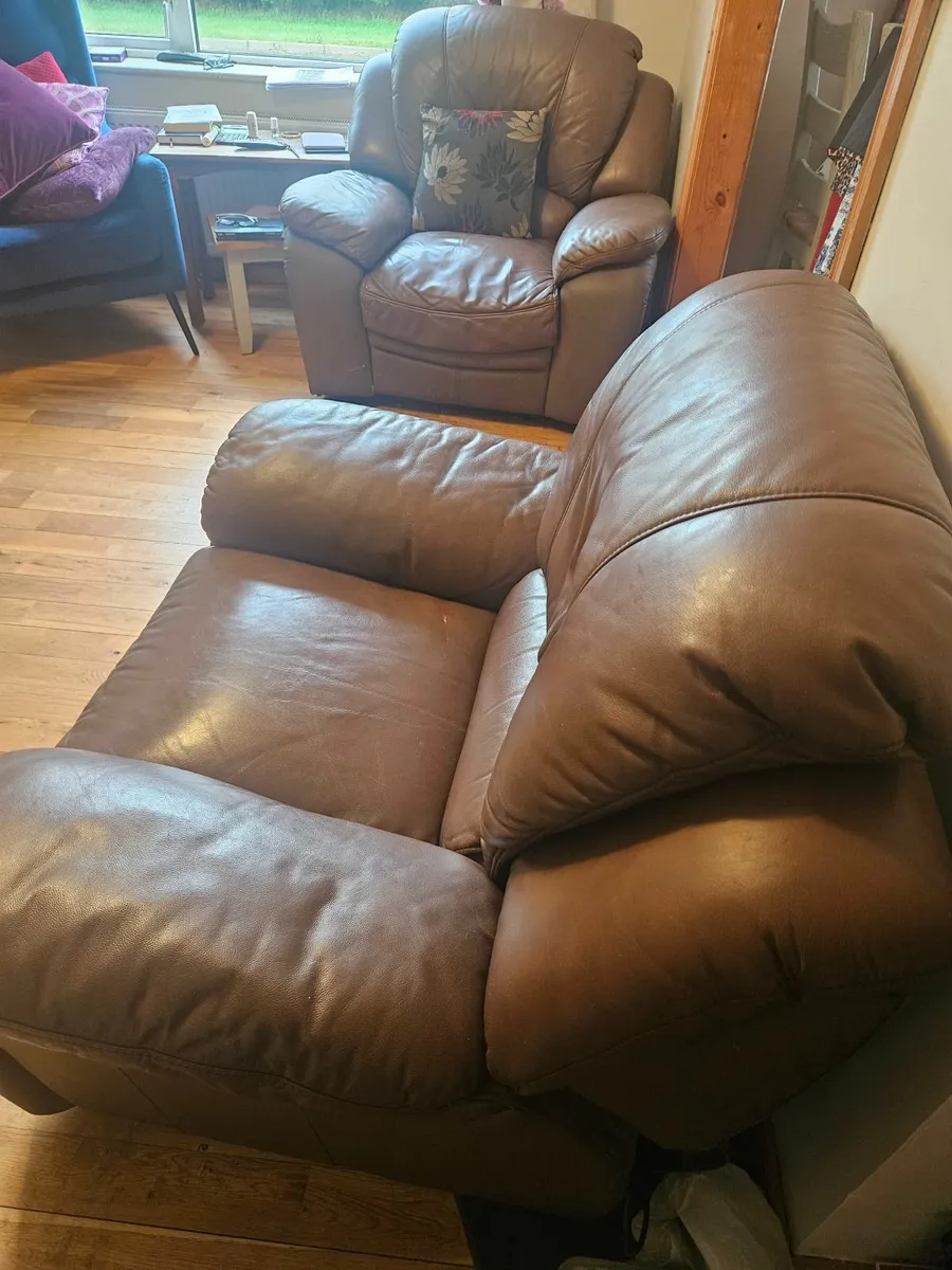 Couch and ×2 Armchairs - Image 4