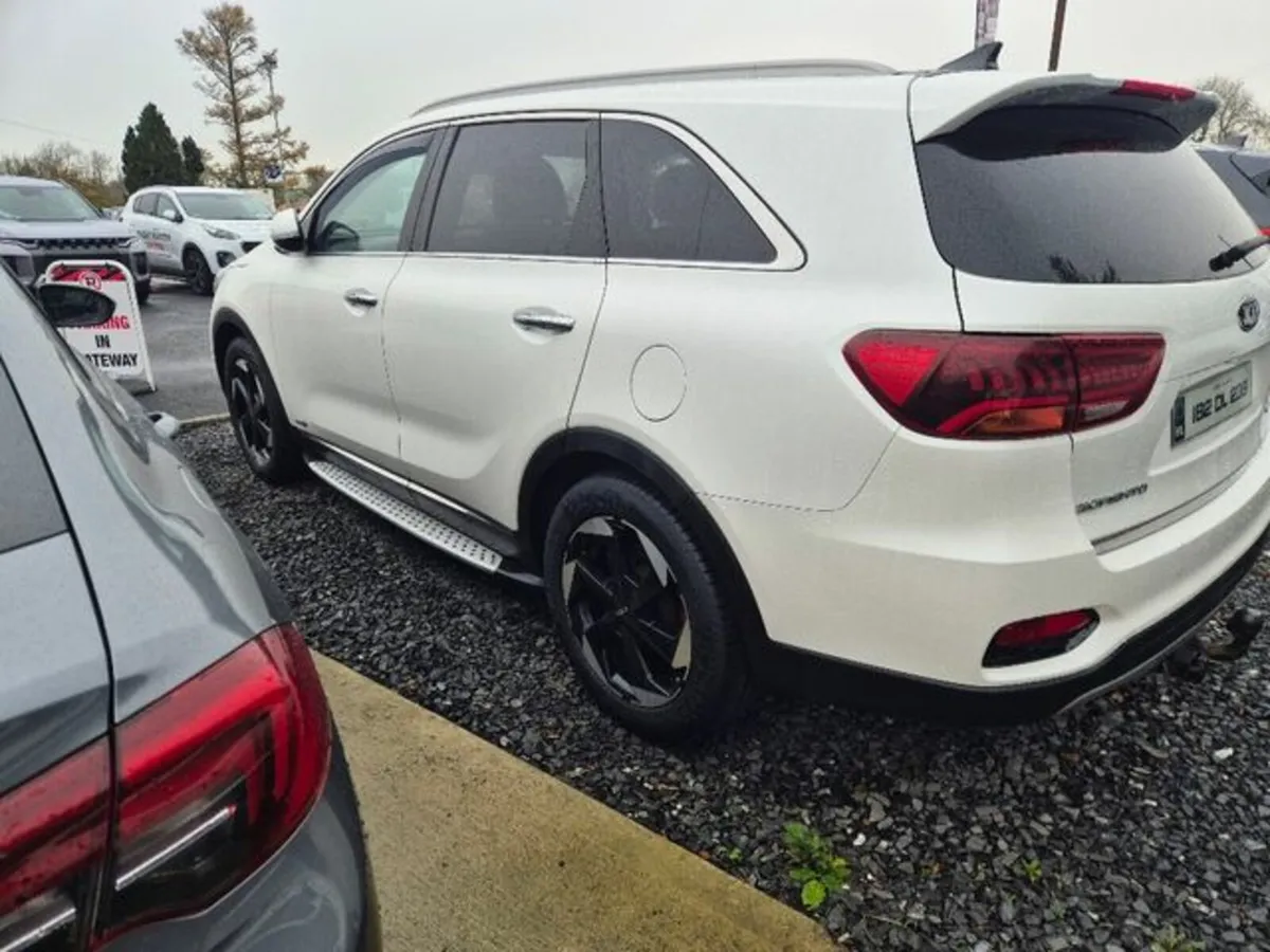 Kia Sorento GT Line 5DR Auto - Image 3