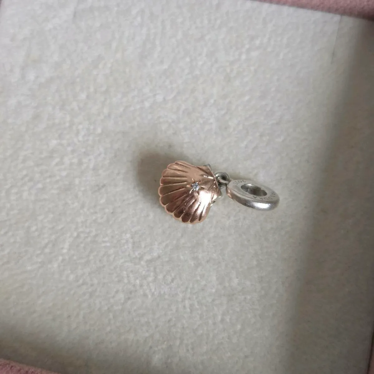 Pandora club 2023 shea shell perfect condition - Image 2