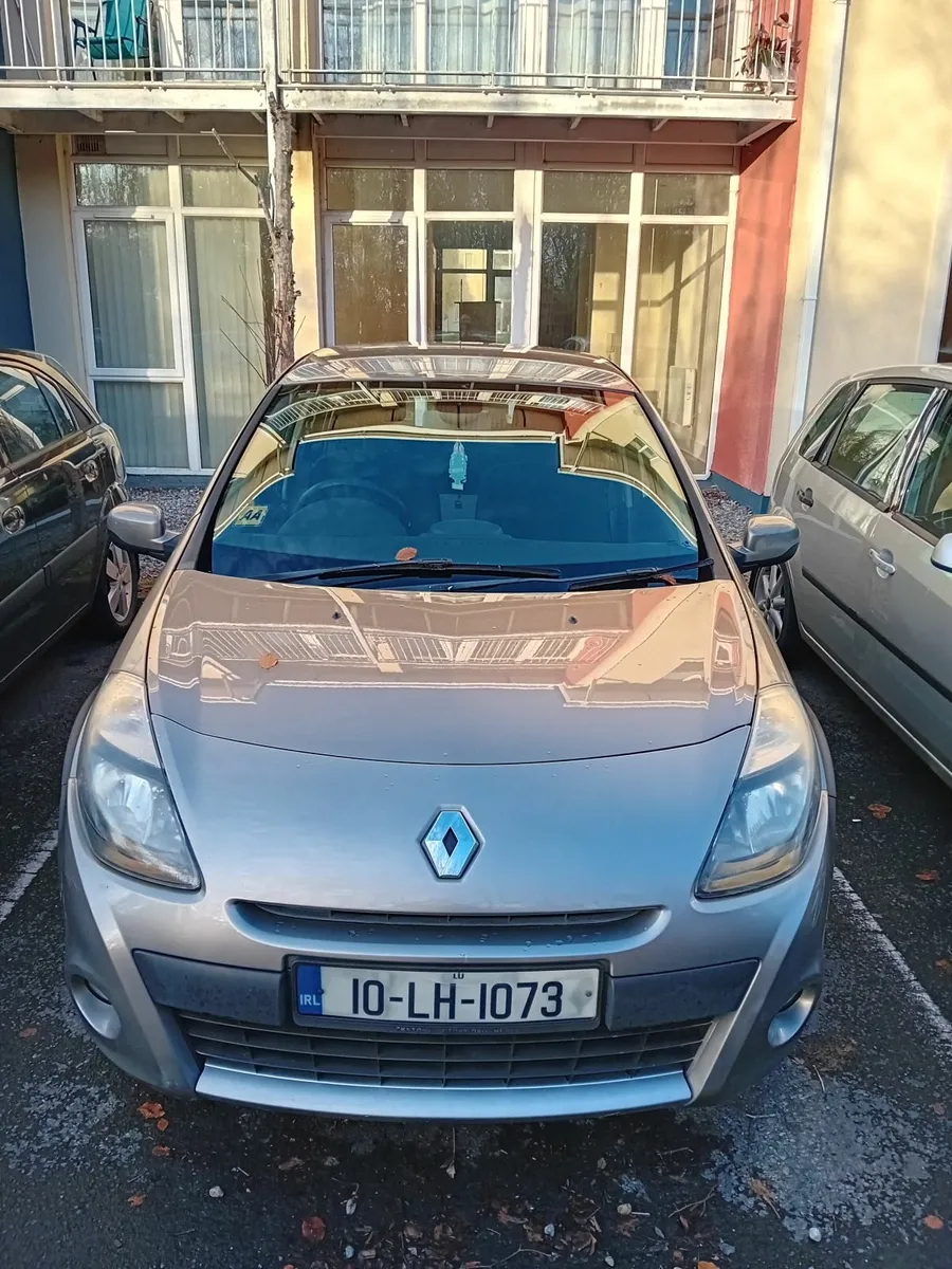 Renault Clio 2010 - Image 1