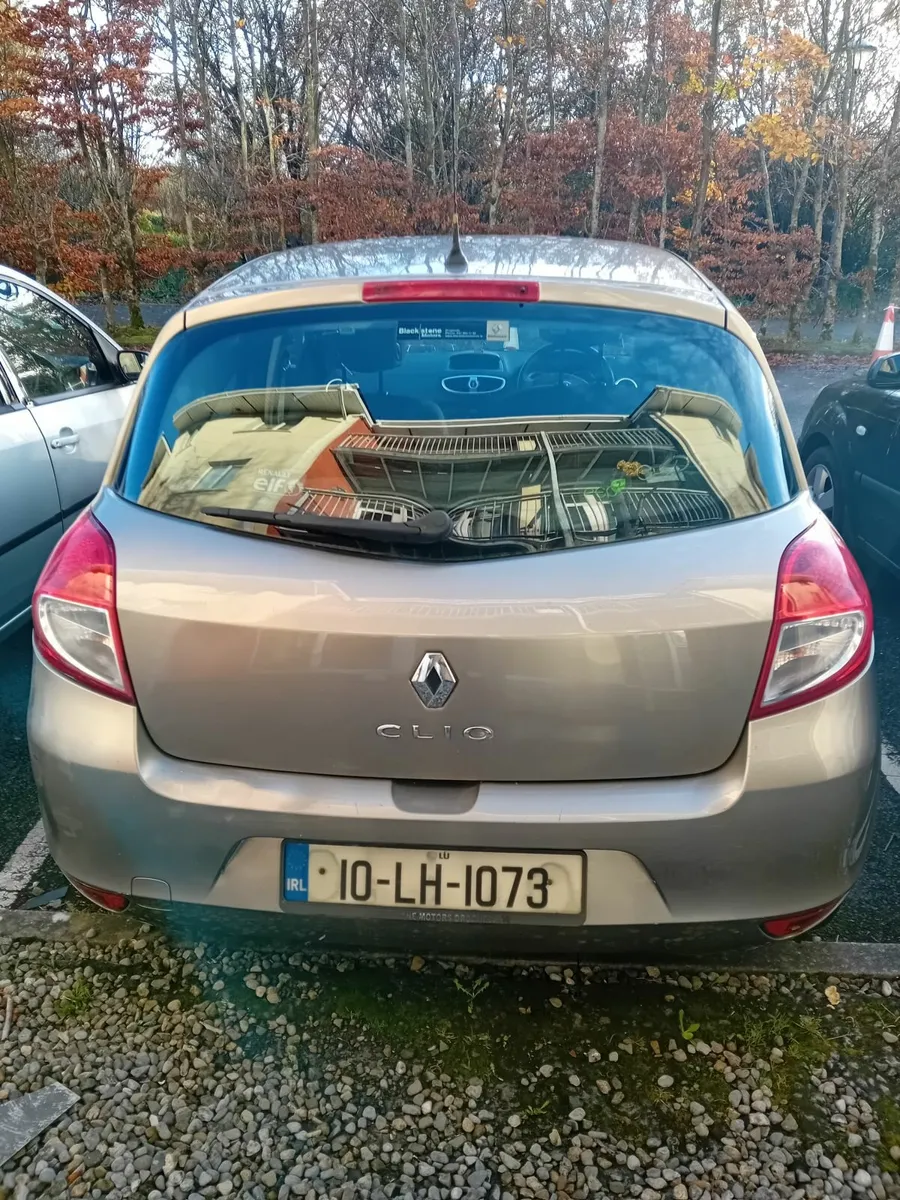 Renault Clio 2010 - Image 2
