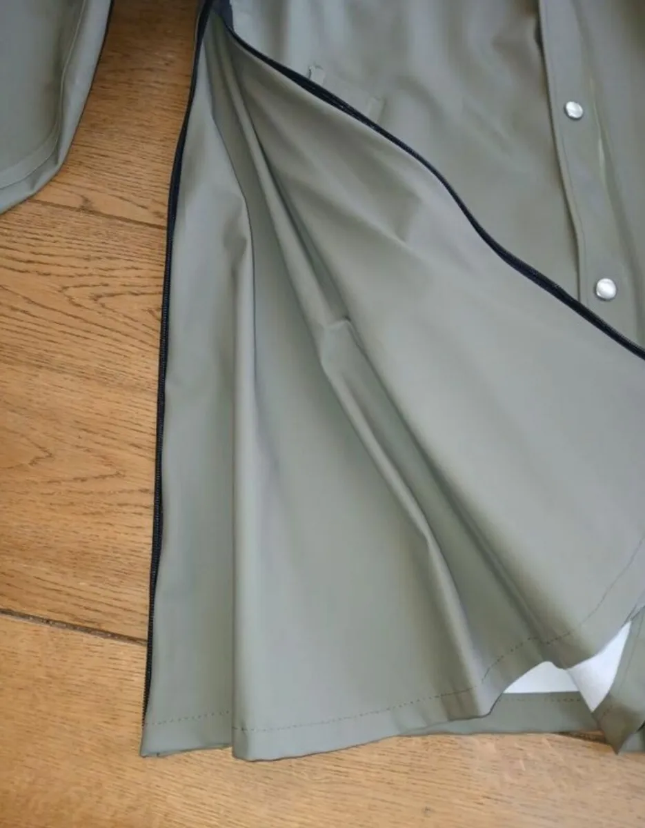 Stutterheim cycling bike reflective jacket unisex - Image 2