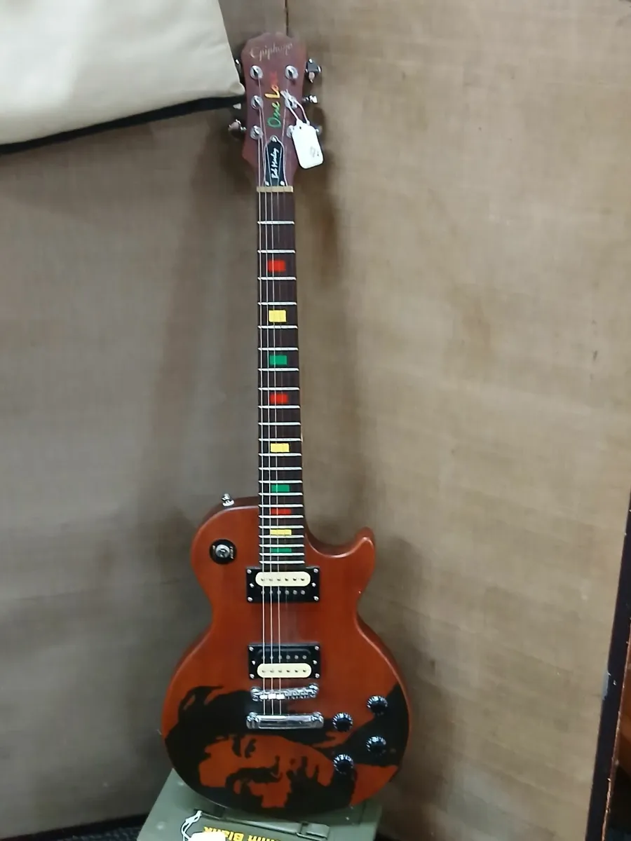 Bob marly gutar - Image 1