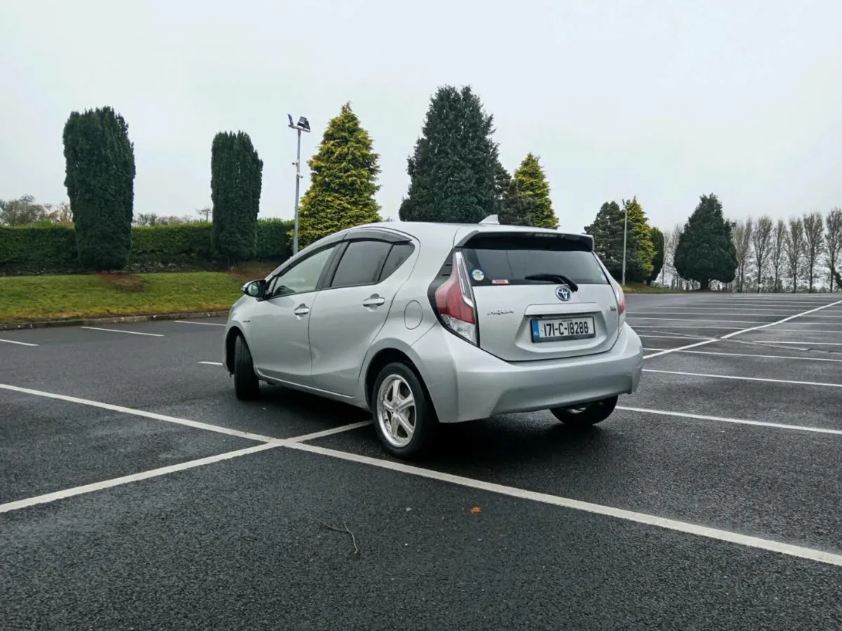 Toyota aqua automatic hybrid 2017 - Image 3