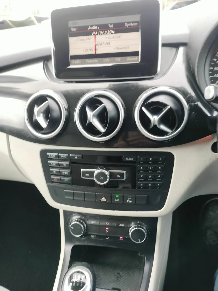 Mercedes-Benz B-Class 2012 - Image 2