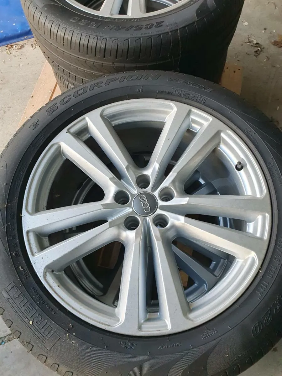 Audi Q7 Alloys - Image 1