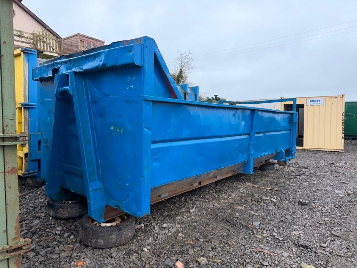 HOOK LOADER SKIP BIN ROLL ON ....# 741 P - Image 1