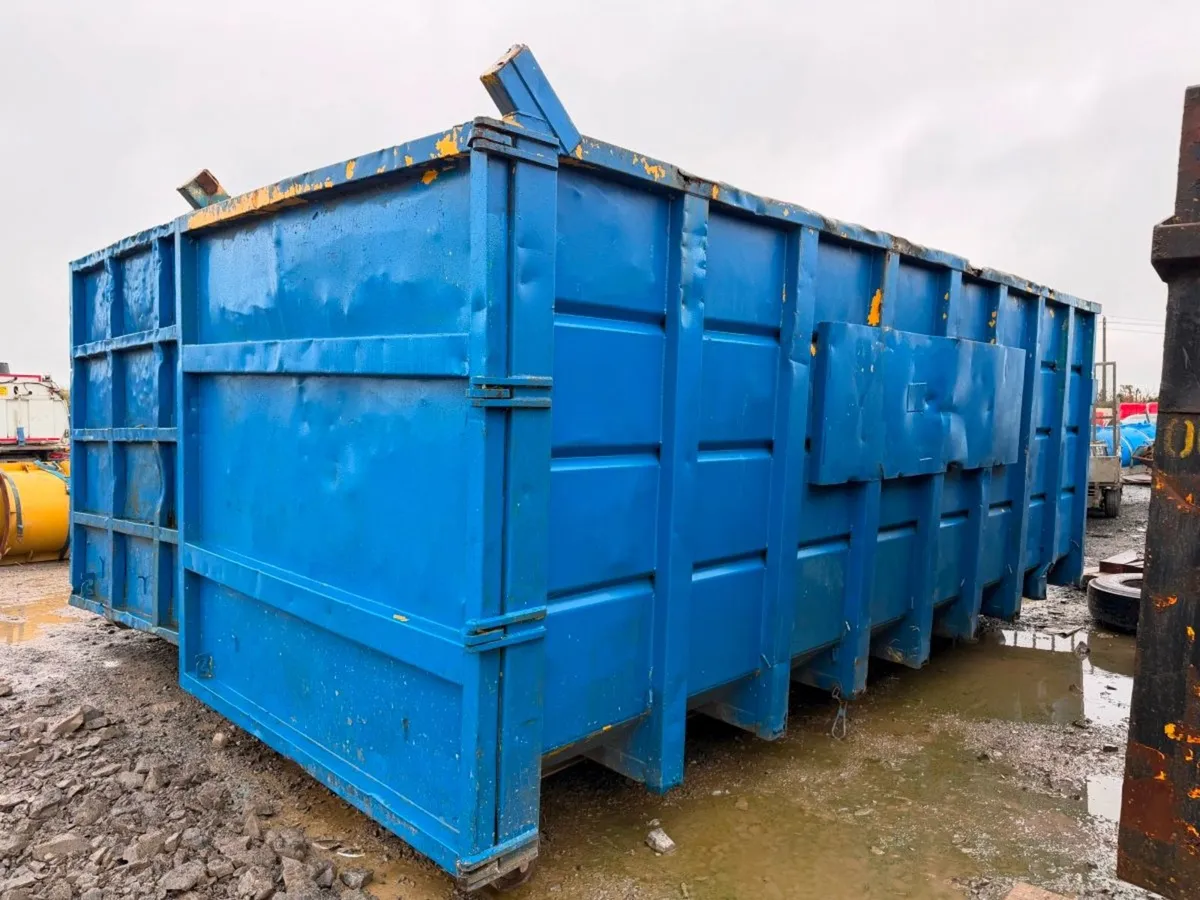 HOOK LOADER SKIP BIN ROLL ON ....# 745 P - Image 1