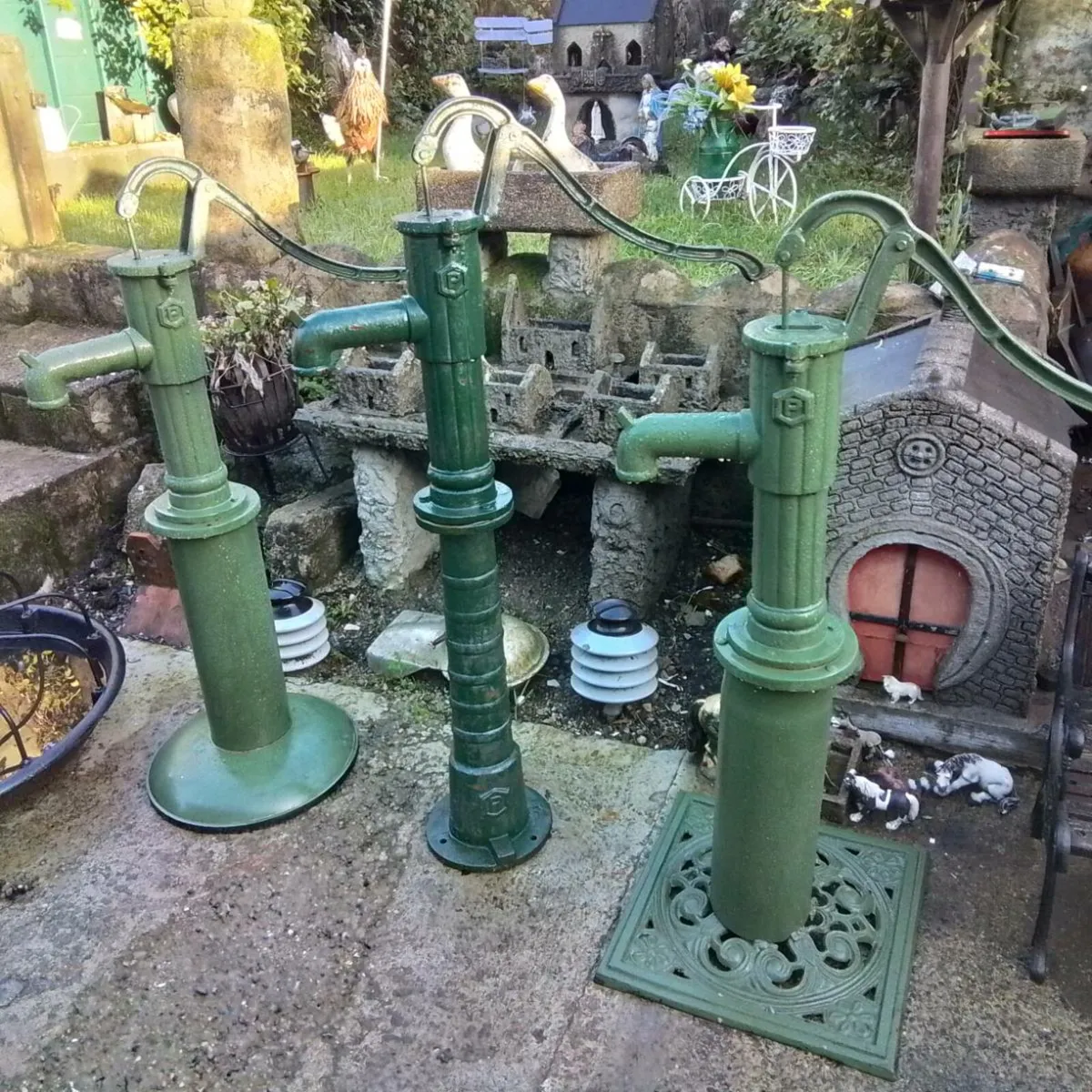 ANTIQUE AND COLLECTABLES - Image 1