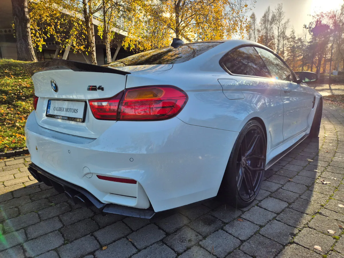 BMW M4 3.0 COUPE CARBON PACK 431BHP - Image 4