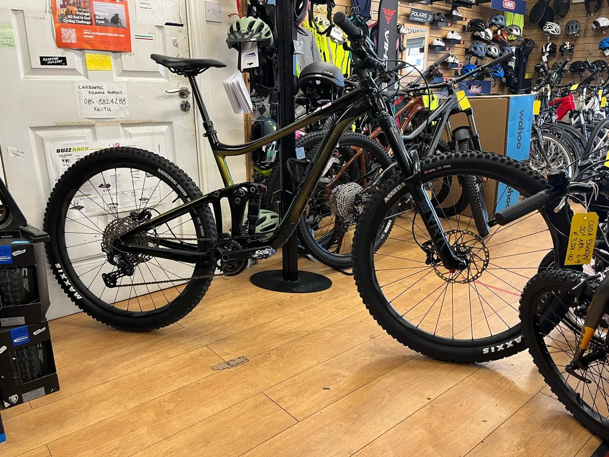 Giant Reign Size L - Image 1