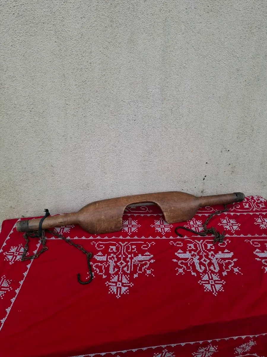 Antique wood neck water bucket carrier - Image 2